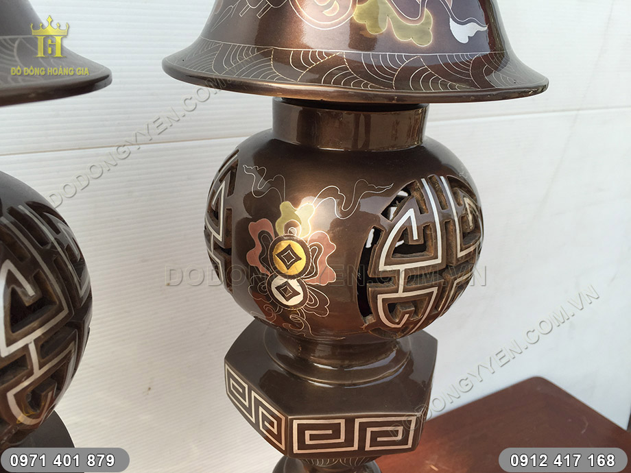 đ&egrave;n thờ c&uacute;ng khảm ngũ sắc